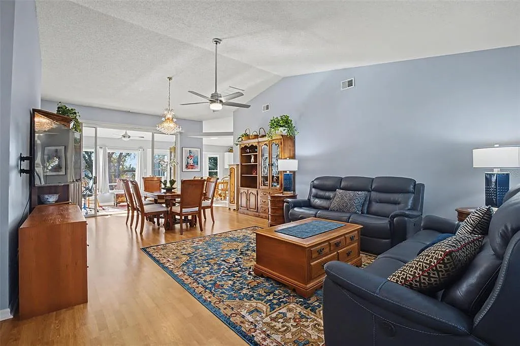 2 bed, 2.0 bath, 1430 sqft, $2,800 — Photo 3