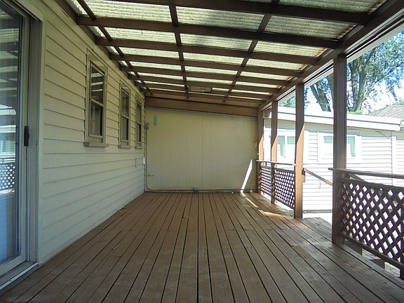 3rd image of 23 Golfview Dr