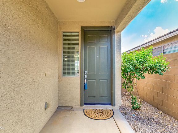 4th image of 1127 W Stephanie Ln