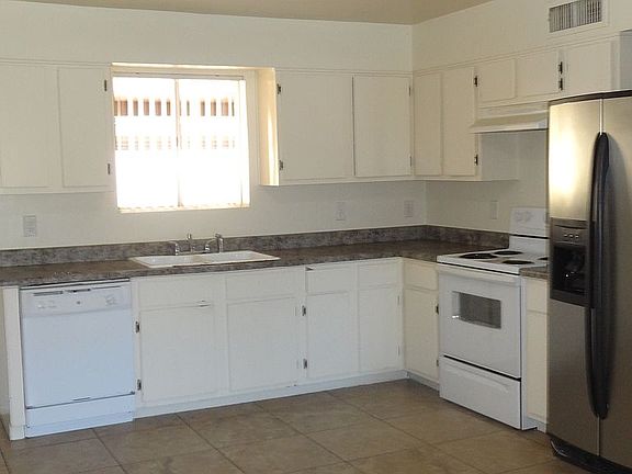 3rd image of 3420 W Tangerine Ln