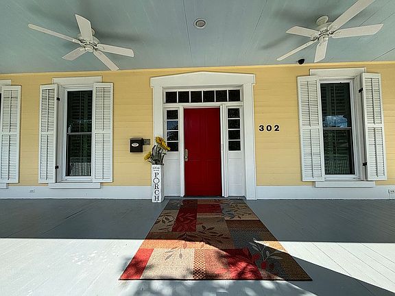 4th image of 302 Lake St