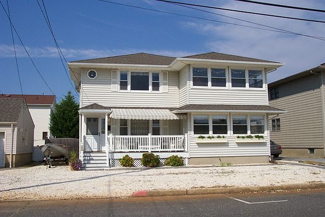 Unique 2 Family Ocean Block Home - 3 Bedrooms.1,5 Baths Each Level