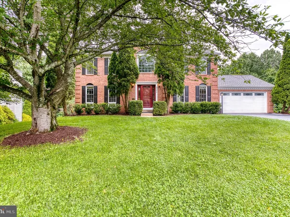3450 Powells Crossing Ct, Woodbridge, VA 22193