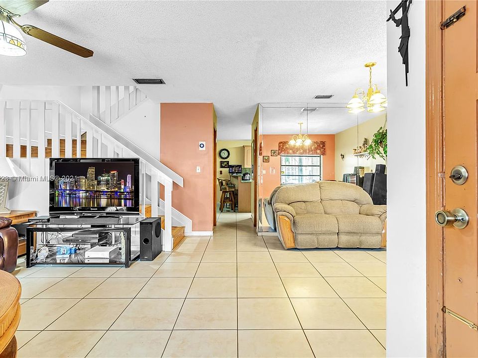 1st image of 11 SW 113th Ave APT 103