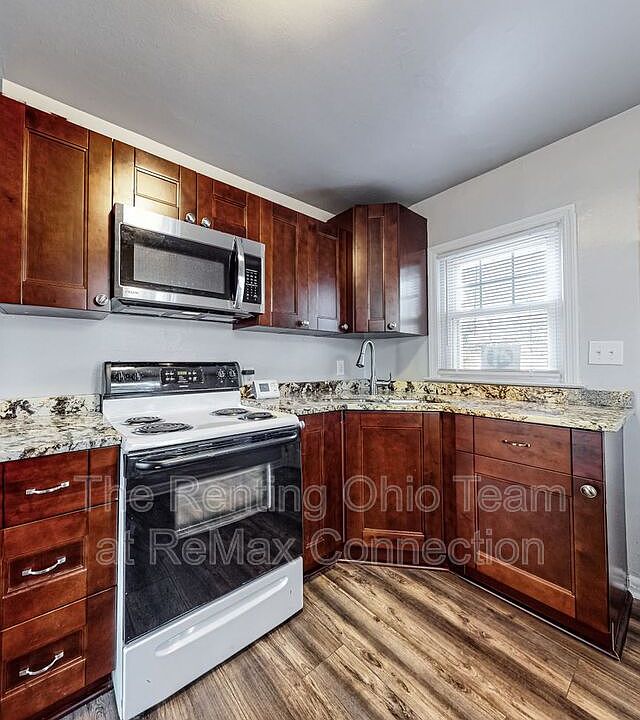 1st image of 2422 Meredith Dr