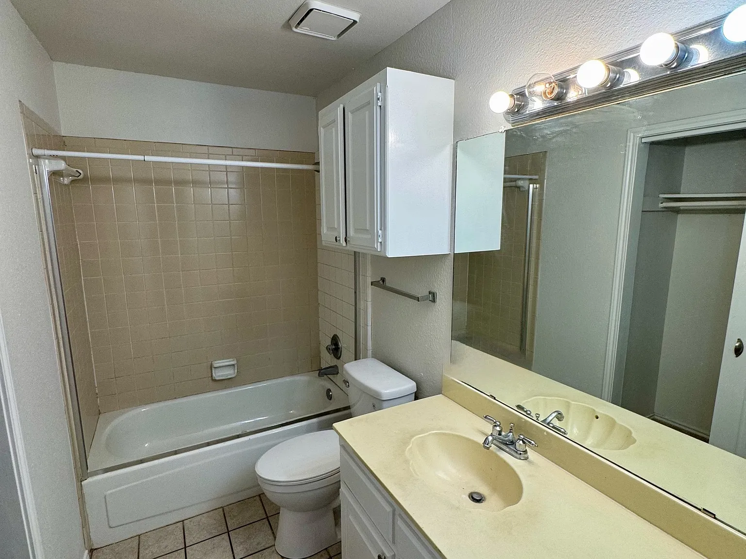 625 Manco Road #105 - 1 — Photo 3