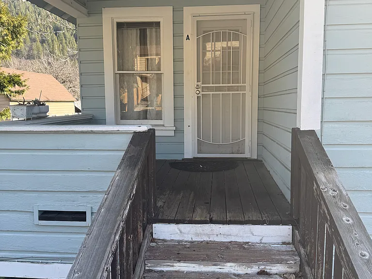 5518 Shasta Ave #A — Photo 2