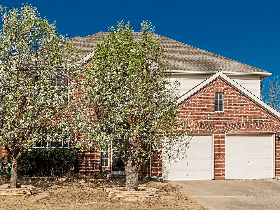 1st image of 1210 Whispering Oaks Dr