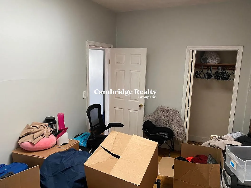 4 bed, 1.0 bath, $4,000 — Photo 4