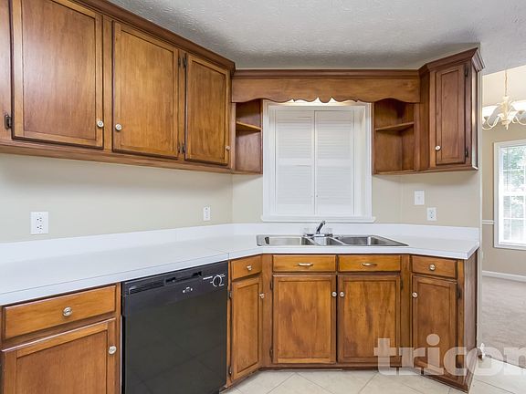 3rd image of 200 Towler Dr