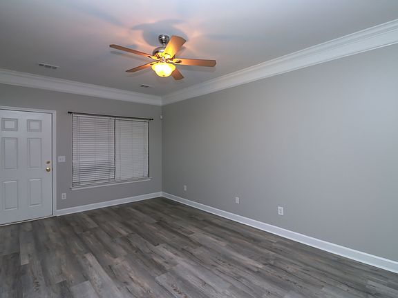 3rd image of 105 4th Ave APT 202
