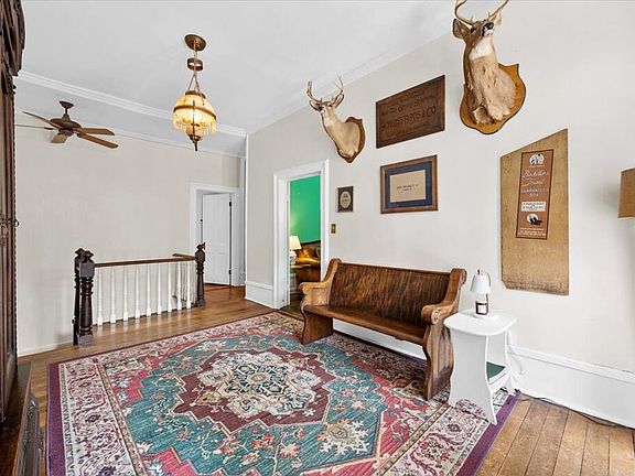 4th image of 503 Pine St