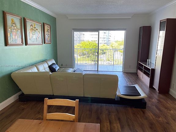 5th image of 4200 Hillcrest Dr APT 512