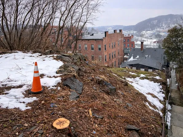 97 School Street, Norwich, CT 06360