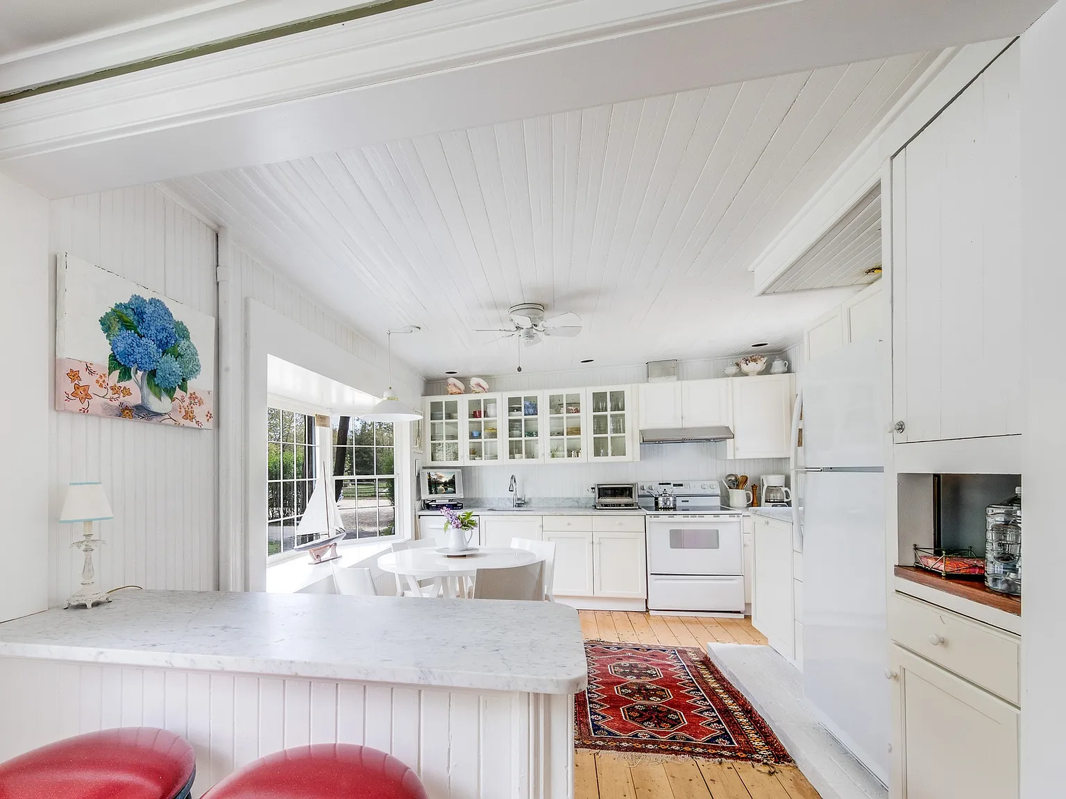 East Hampton Farmhouse South of the Highway Rental — Photo 3