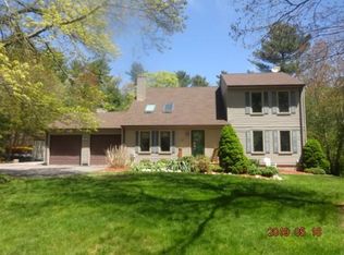 26 Red Oak Ln, Dartmouth, MA 02747