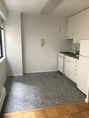 Rented by Carlyle Property Management | media 16