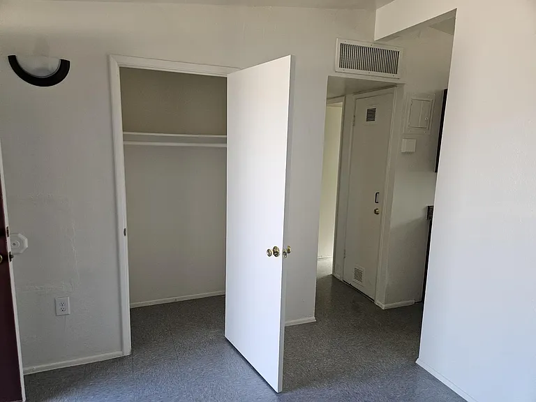 3240 E Towner St — Photo 7