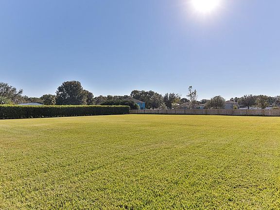 3rd image of 7524 Lake Andrea Cir