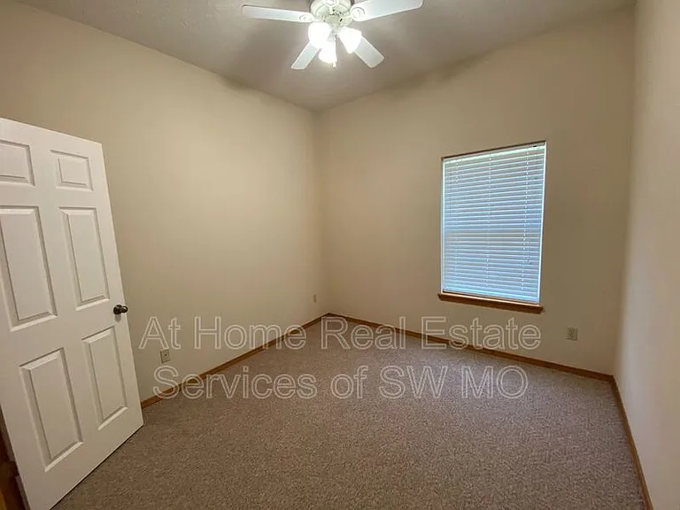 3551 E Woodside St — Photo 8