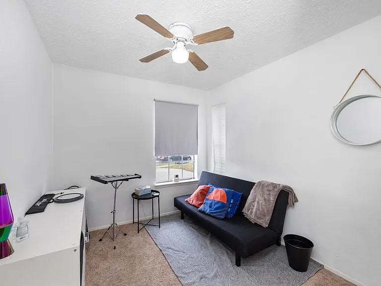 9306 Crescent Moon Dr — Photo 21