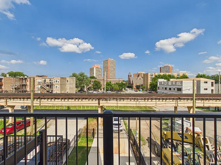 4055 S Prairie Ave #3 — Photo 31