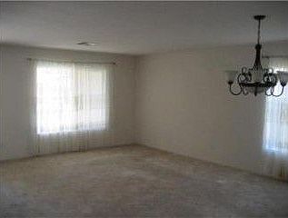 3rd image of 32168 Yosemite St