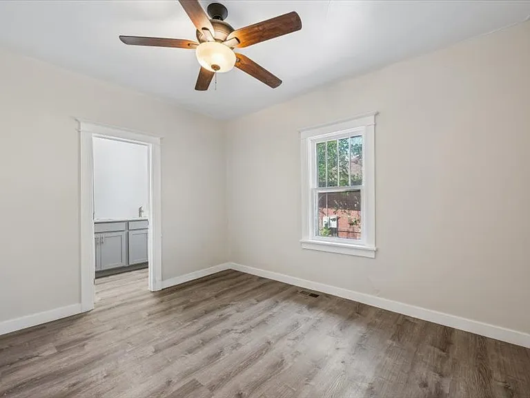 4759 Pearl St — Photo 10