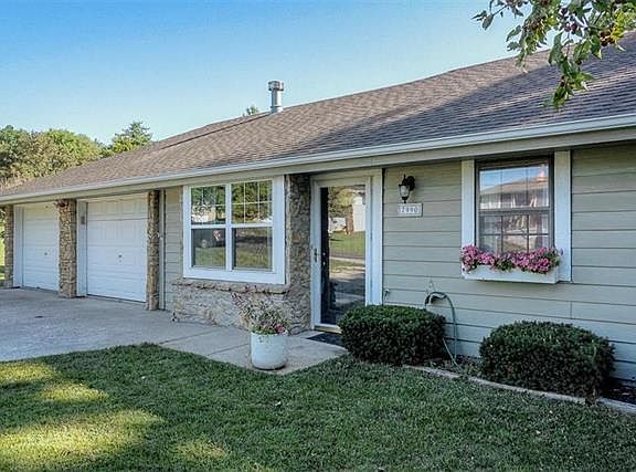 3rd image of 7990 Kara Ln
