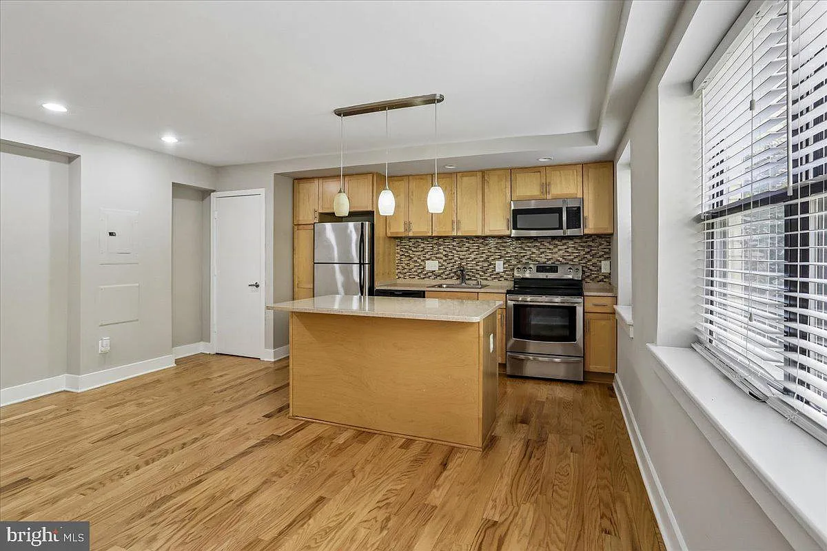 Congress Heights — Photo 1