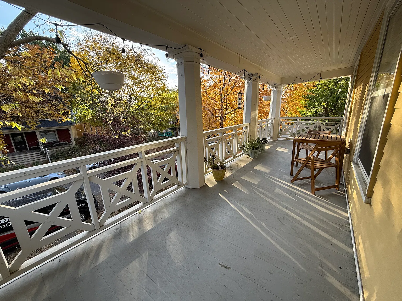 3 bed, 1300 sqft, $2,600 — Photo 1