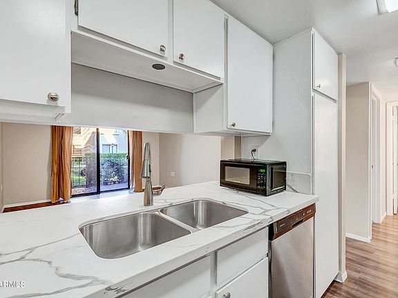 2nd image of 3033 E DEVONSHIRE Avenue #1034