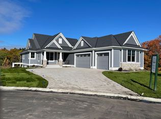 141 Spring Farm Rd, North Oaks, MN 55127