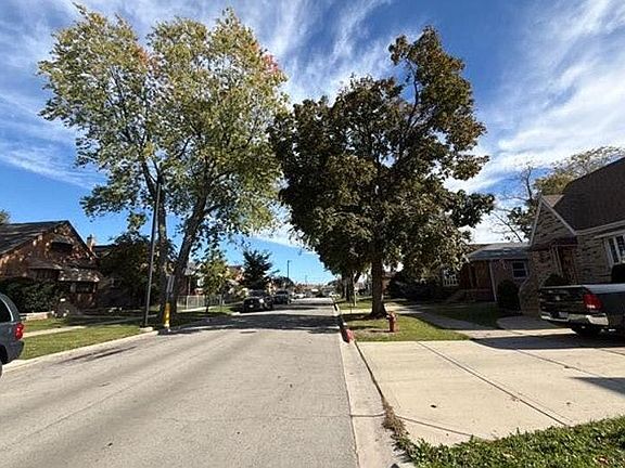 5th image of 7337 W 55th Pl