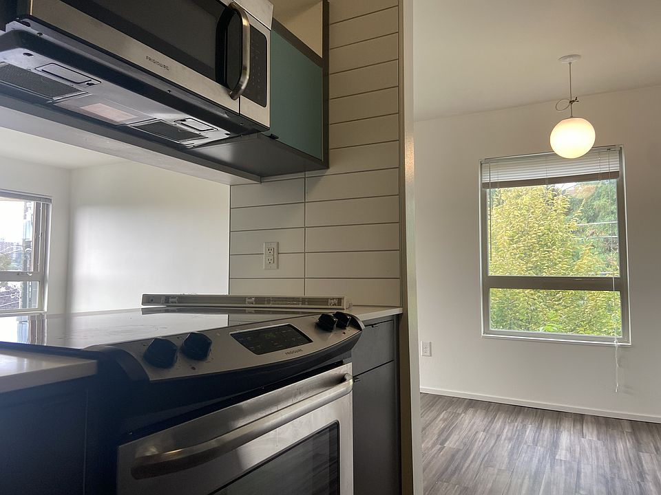 1st image of 165 17th Ave APT 202