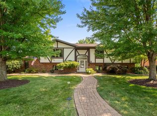 2 Palmetto Dr, Belleville, IL 62221