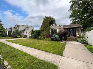 64 Knox Pl, Staten Island, NY 10314