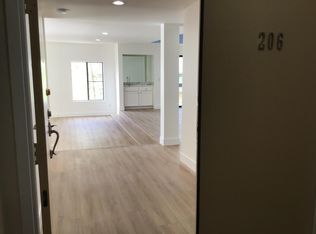 5237 Newcastle Ave APT 206, Encino, CA 91316