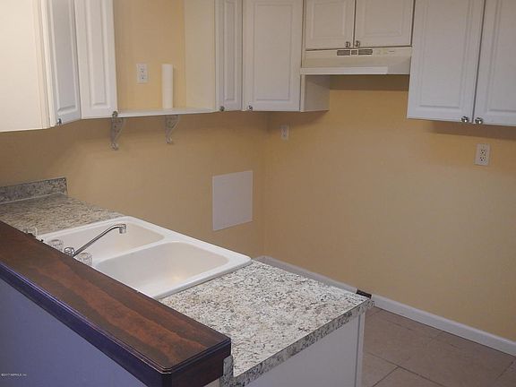4th image of 7656 Melissa Ct N