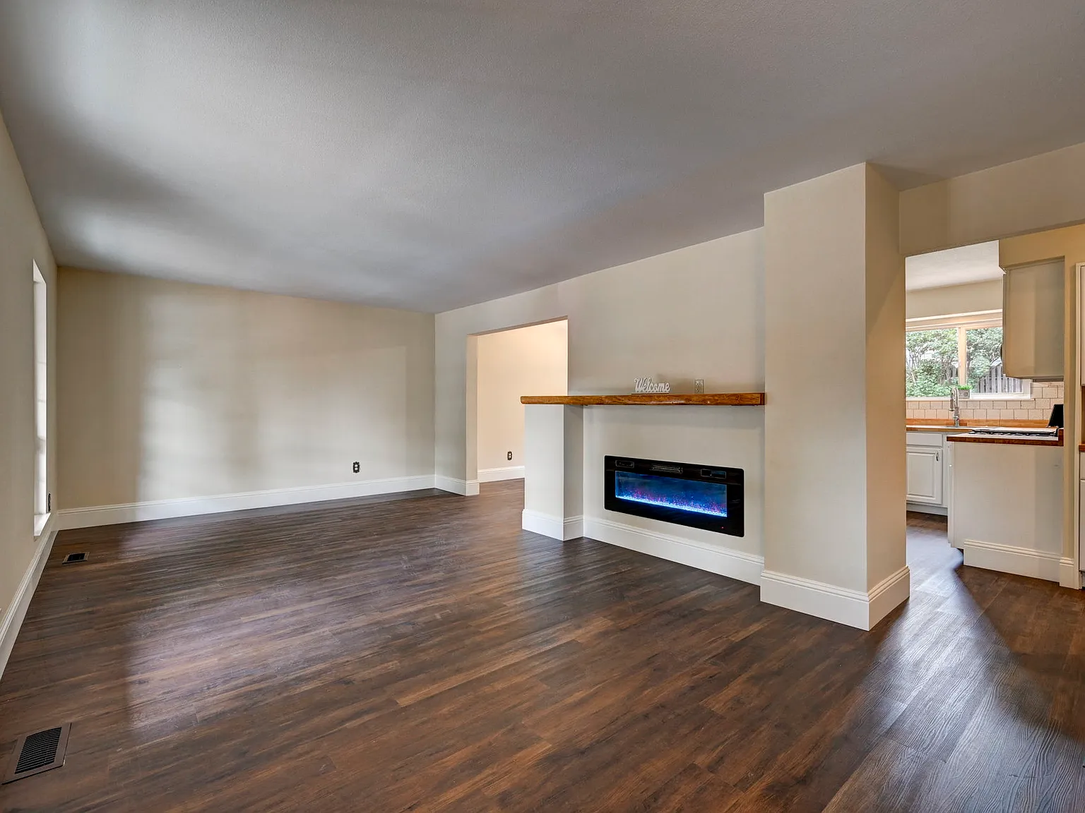 4 bed, 2808 sqft, $2,700 — Photo 4