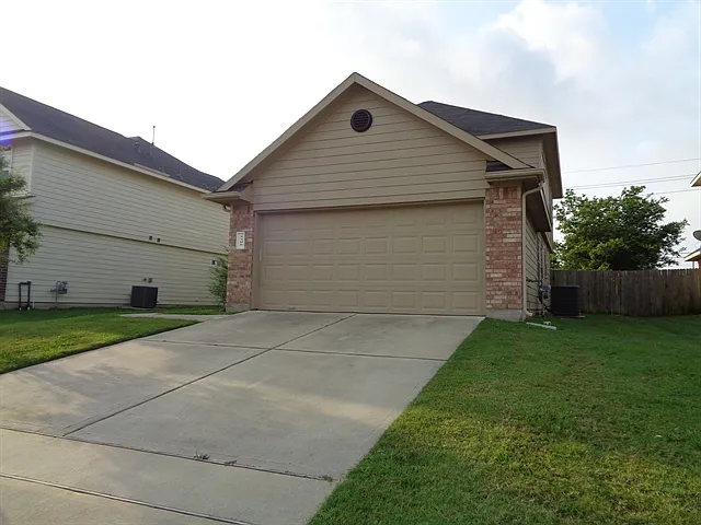 3306 Maris Way — Photo 1