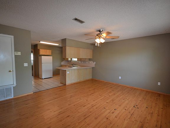 4th image of 1621 N Leverett Ave APT 05