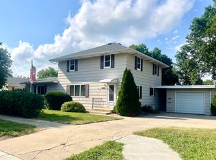 1002 NW 3rd St, Madison, SD 57042