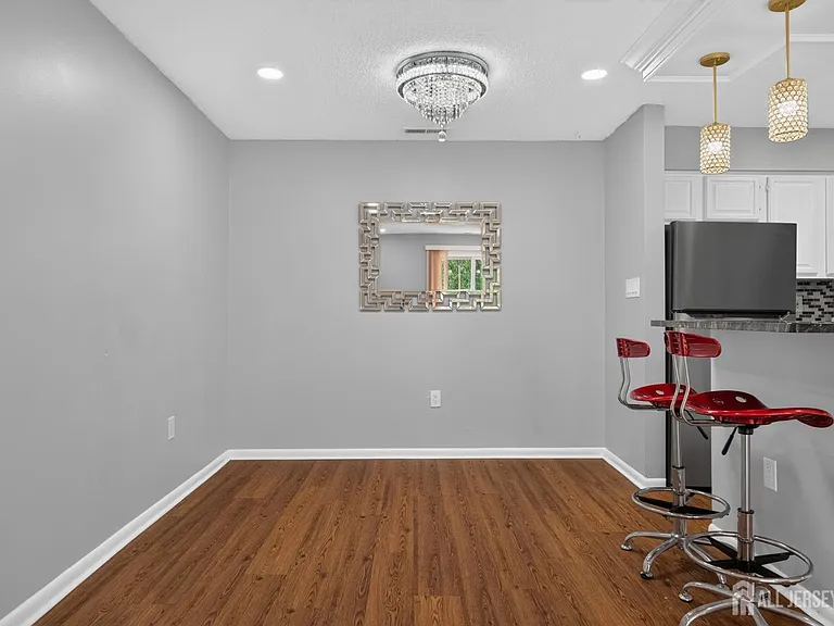 5208 Ravens Crest Dr — Photo 4