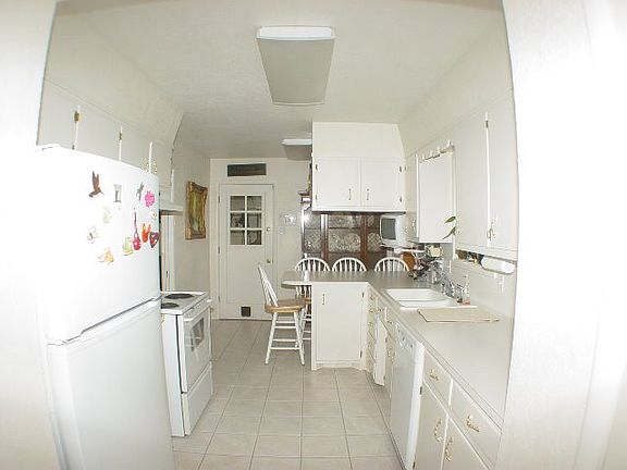 3rd image of 1205 E 43rd St