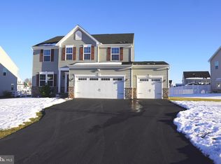 25 Huntsville Dr, Gilbertsville, PA 19525