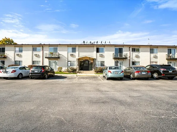 8896 David Pl APT 2E, Des Plaines, IL 60016