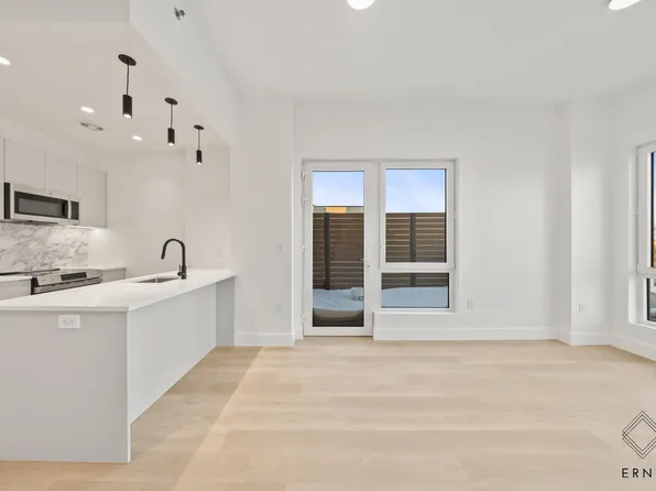 354 East 28th Street image 1 of 18