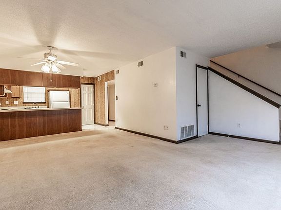 3rd image of 6420 S Concord Way