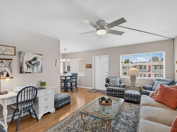 2880 LAKE OSBORNE Drive #203, Lake Worth Beach, FL 33461